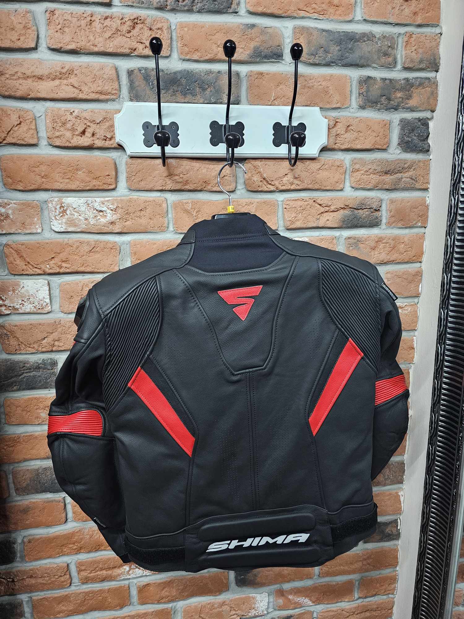 Kurtka motocyklowa skórzana Shima Chase Jacket black/red