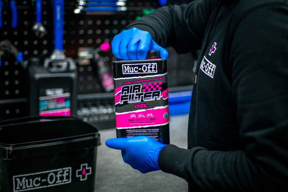 Muc-Off 20156 - Olej do nasączania gąbkowych filtrów powietrza - 1l
