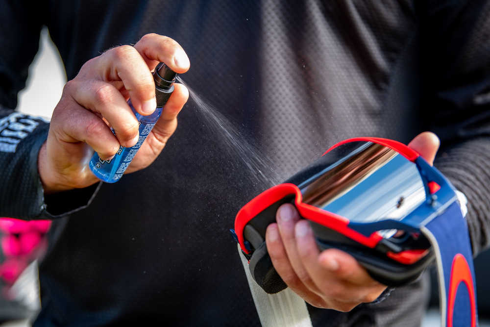 Muc-Off 20802 - Zestaw do czyszczenia wizjerów i szybek kasków