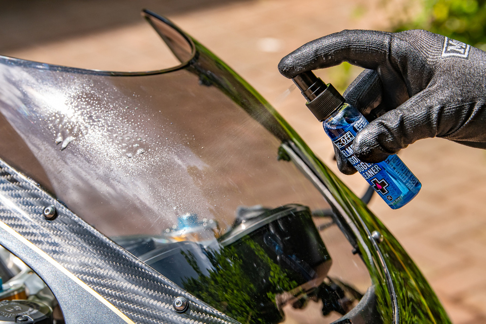 Muc-Off 212 - Preparat do czyszczenia wizjerów i szybek kasków