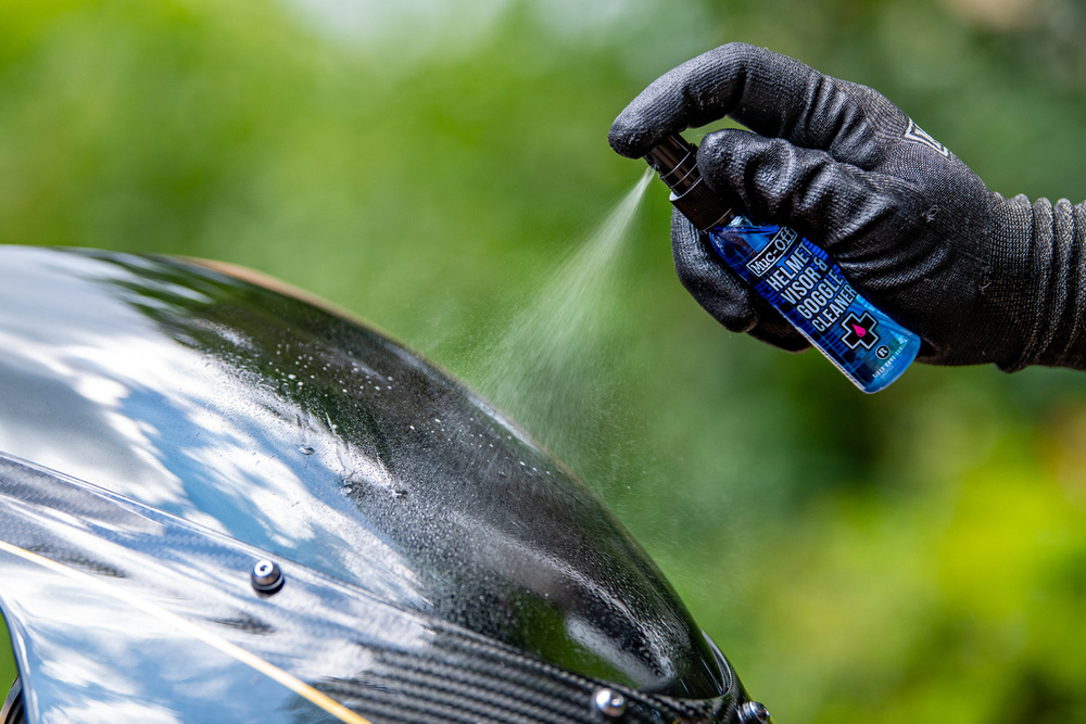 Muc-Off 212 - Preparat do czyszczenia wizjerów i szybek kasków