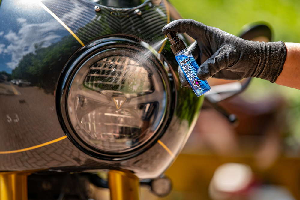 Muc-Off 212 - Preparat do czyszczenia wizjerów i szybek kasków